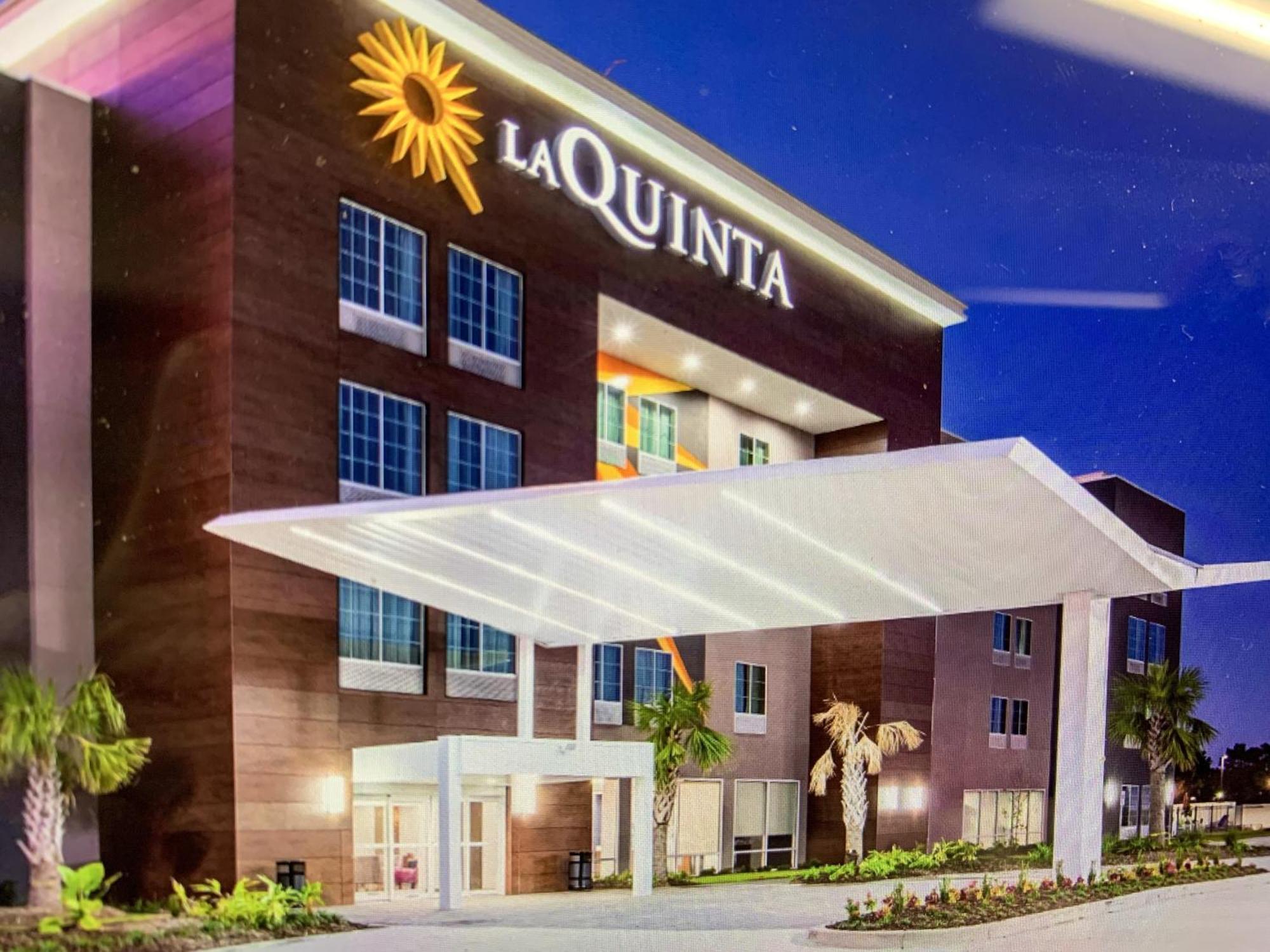 La Quinta Inn & Suites Port Allen La Exterior photo